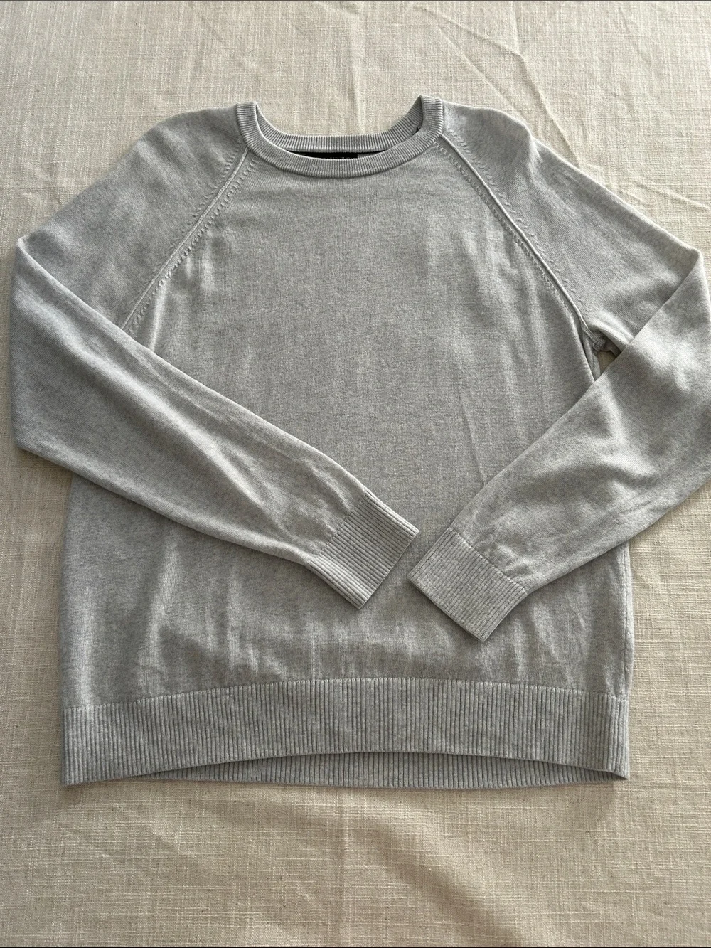 Banana Republic Merino Wool Light Gray Crewneck Sweater Classic Minimalist